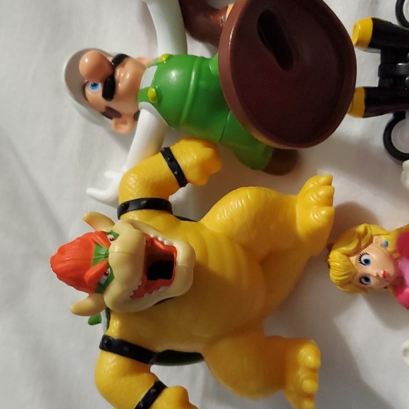 :Mixed lot of 12 McDONALDS Mario Brothers Nintendo HAPPY MEAL TOYS  READ DESCRIT - Picture 4 of 9
